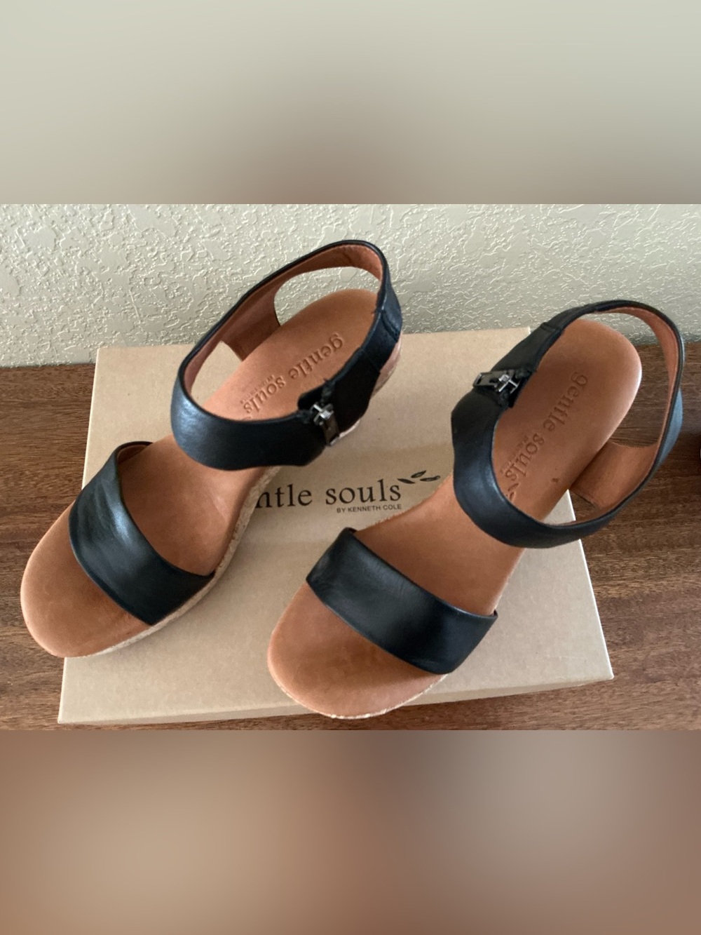 gentle souls Black Leather Open-Toe Ankle-Strap Spano Le Sandals
